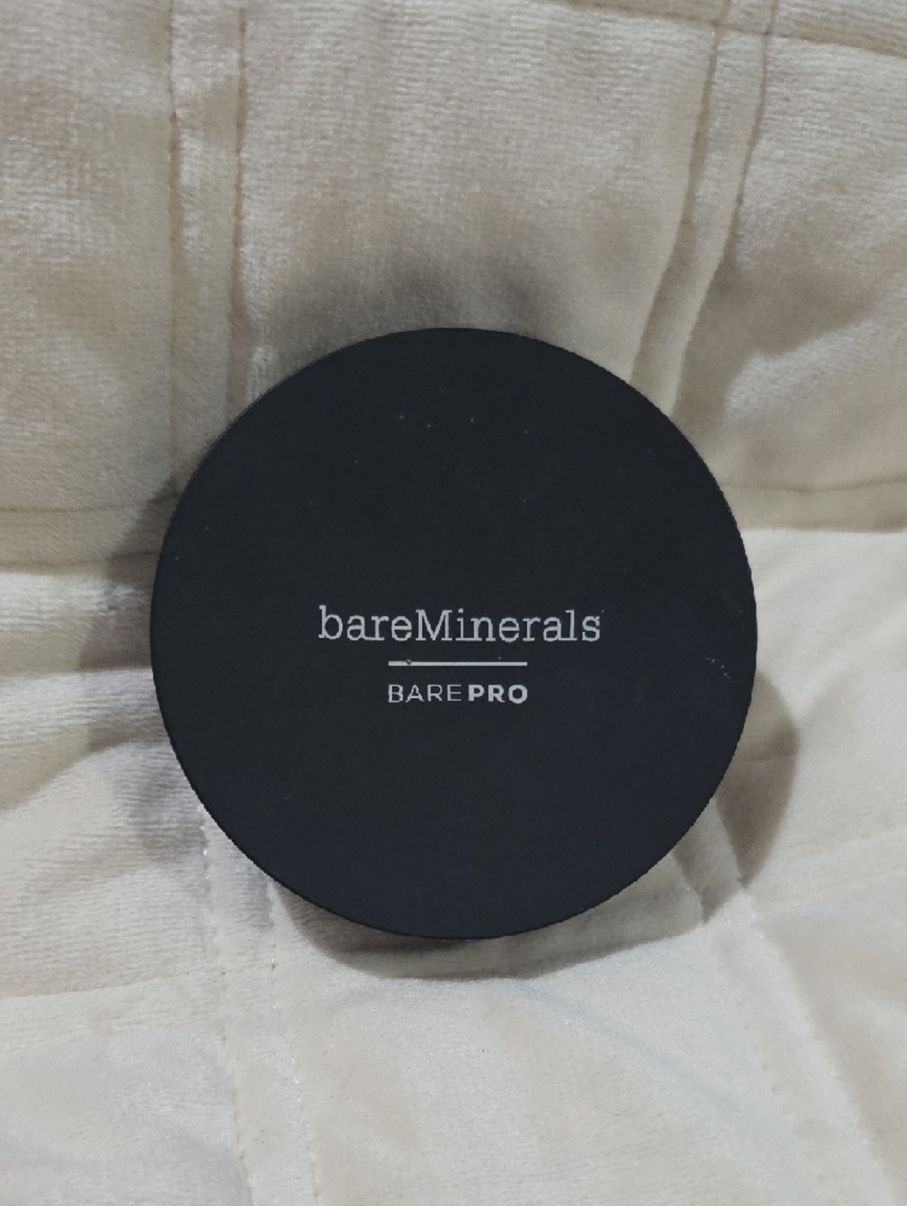 bareMinerals BAREPRO Powder Foundation Oak 20 - Warm Tan - Picture 3 of 3